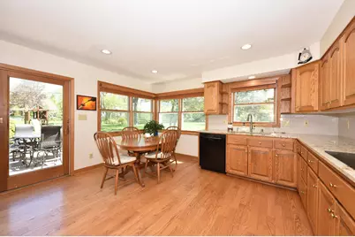814 E Manor Cir, Bayside, WI 53217 - Photo 7