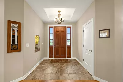 8622 S Avian Way, Franklin, WI 53132 - Photo 5