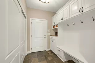 8622 S Avian Way, Franklin, WI 53132 - Photo 21