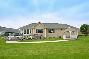 8622 S Avian Way, Franklin, WI 53132 - Photo 35