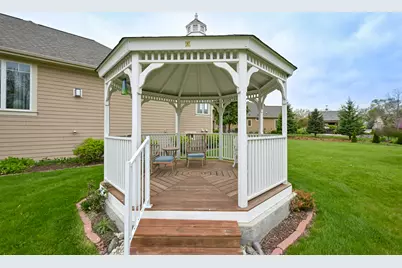 8622 S Avian Way, Franklin, WI 53132 - Photo 37