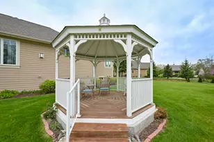 8622 S Avian Way, Franklin, WI 53132 - Photo 37