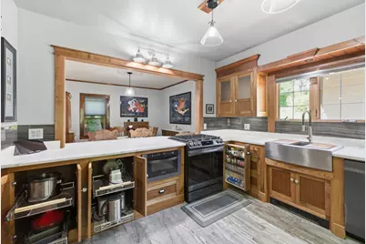 716 S 6th Ave, West Bend, WI 53095 - Photo 15