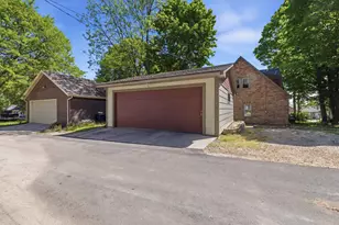 716 S 6th Ave, West Bend, WI 53095 - Photo 37