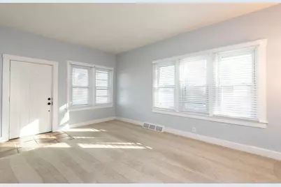 2615 N Wauwatosa Ave, Wauwatosa, WI 53213 - Photo 9