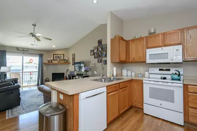346  Brookside Dr #7, Mayville, WI 53050 - Photo 7