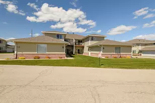 346 Brookside Dr, Mayville, WI 53050 - Photo 1