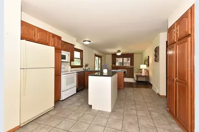 36640  Prairie Dr, Summit, WI 53066 - Photo 13