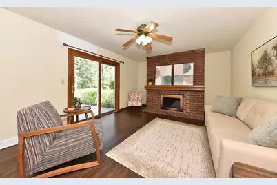36640  Prairie Dr, Summit, WI 53066 - Photo 5