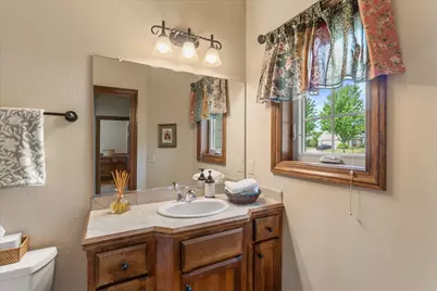 8234 S 43rd St, Franklin, WI 53132 - Photo 35