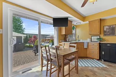 2517 E Armour Ave, Saint Francis, WI 53235 - Photo 15
