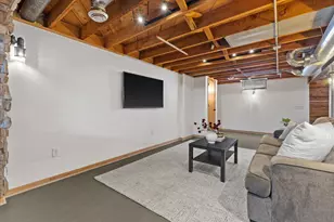 2517 E Armour Ave, Saint Francis, WI 53235 - Photo 21