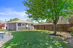 2517 E Armour Ave, Saint Francis, WI 53235 - Photo 35