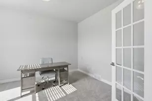 7464 S 50th St, Franklin, WI 53132 - Photo 27