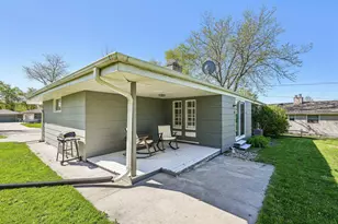 5544 Oakwood St, Greendale, WI 53129 - Photo 5