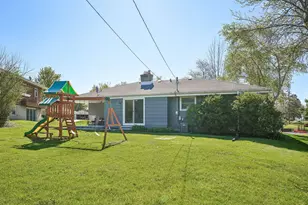 5544 Oakwood St, Greendale, WI 53129 - Photo 27