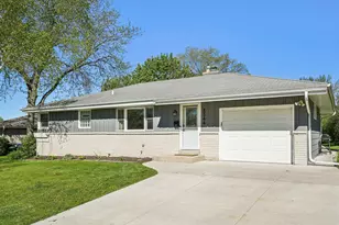 5544 Oakwood St, Greendale, WI 53129 - Photo 3