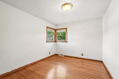 5544  Oakwood St, Greendale, WI 53129 - Photo 15