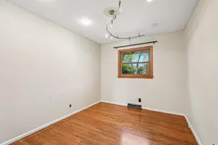 5544 Oakwood St, Greendale, WI 53129 - Photo 21