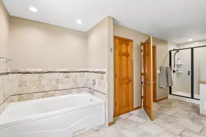 2335 N Forest Run, Summit, WI 53066 - Photo 27