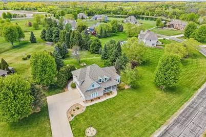 2335 N Forest Run, Summit, WI 53066 - Photo 51