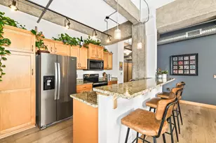 525 E Chicago St, Milwaukee, WI 53202 - Photo 9