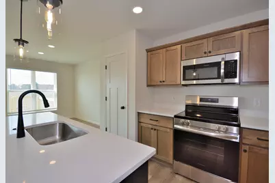 1057  Elderberry Rd, Oconomowoc, WI 53066 - Photo 11