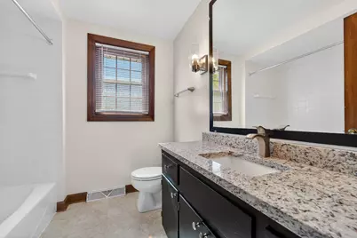 3953 S Victoria Ct, New Berlin, WI 53151 - Photo 17