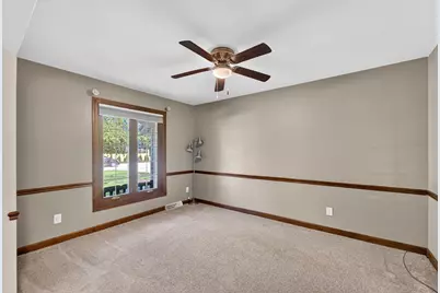 3953 S Victoria Ct, New Berlin, WI 53151 - Photo 11