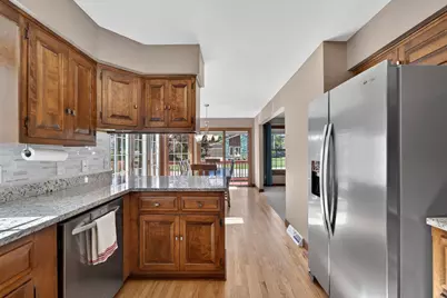 3953 S Victoria Ct, New Berlin, WI 53151 - Photo 7