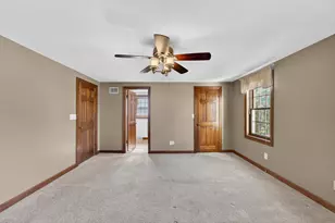 3953 S Victoria Ct, New Berlin, WI 53151 - Photo 15