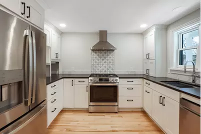 910 S 3rd St, Milwaukee, WI 53204 - Photo 13