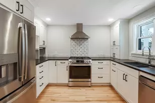 910 S 3rd St, Milwaukee, WI 53204 - Photo 13