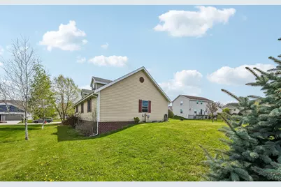 1112  Durango Dr, Hartford, WI 53027 - Photo 37