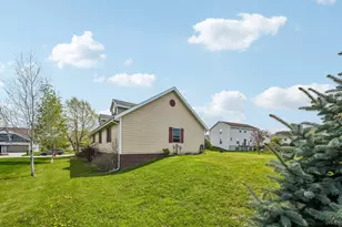 1112 Durango Dr, Hartford, WI 53027 - Photo 37