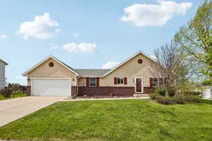 1112 Durango Dr, Hartford, WI 53027 - Photo 1