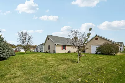 1112  Durango Dr, Hartford, WI 53027 - Photo 39