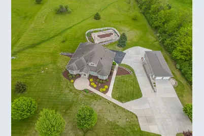 11604 N Granville Rd, Mequon, WI 53097 - Photo 9