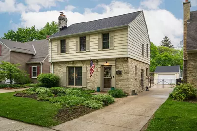 2456 N 85th St, Wauwatosa, WI 53226 - Photo 3