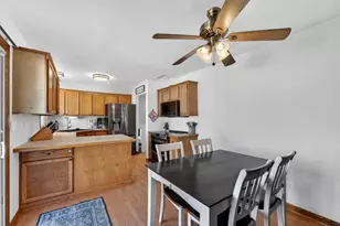 8620 S Riverton Rd, Oak Creek, WI 53154 - Photo 7