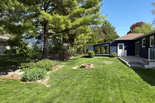 434 Greenland Ave, Oconomowoc, WI 53066 - Photo 5