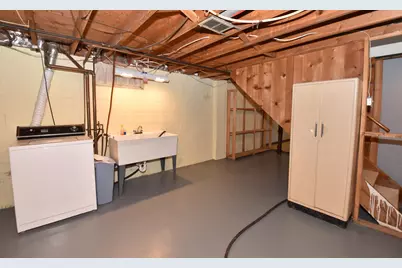 2501 W Layton Ave, Milwaukee, WI 53221 - Photo 25