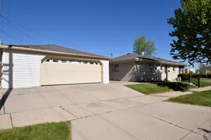 2501 W Layton Ave, Milwaukee, WI 53221 - Photo 27