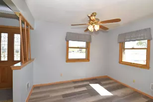 2501 W Layton Ave, Milwaukee, WI 53221 - Photo 13