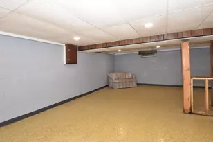 2501 W Layton Ave, Milwaukee, WI 53221 - Photo 23
