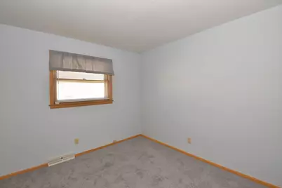 2501 W Layton Ave, Milwaukee, WI 53221 - Photo 19