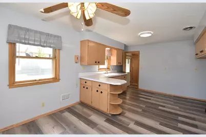 2501 W Layton Ave, Milwaukee, WI 53221 - Photo 11