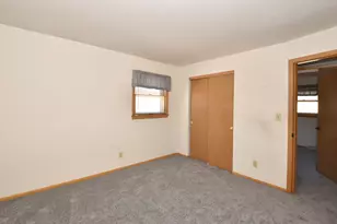 2501 W Layton Ave, Milwaukee, WI 53221 - Photo 15