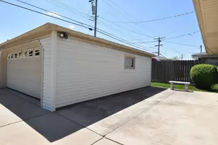 2501 W Layton Ave, Milwaukee, WI 53221 - Photo 29