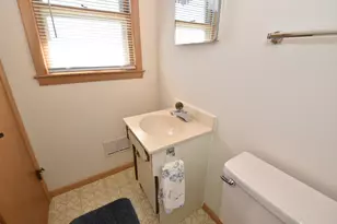 2501 W Layton Ave, Milwaukee, WI 53221 - Photo 21